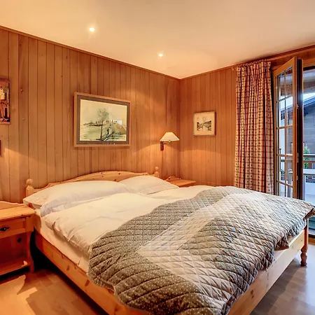 Reine Des Pres 1er 公寓